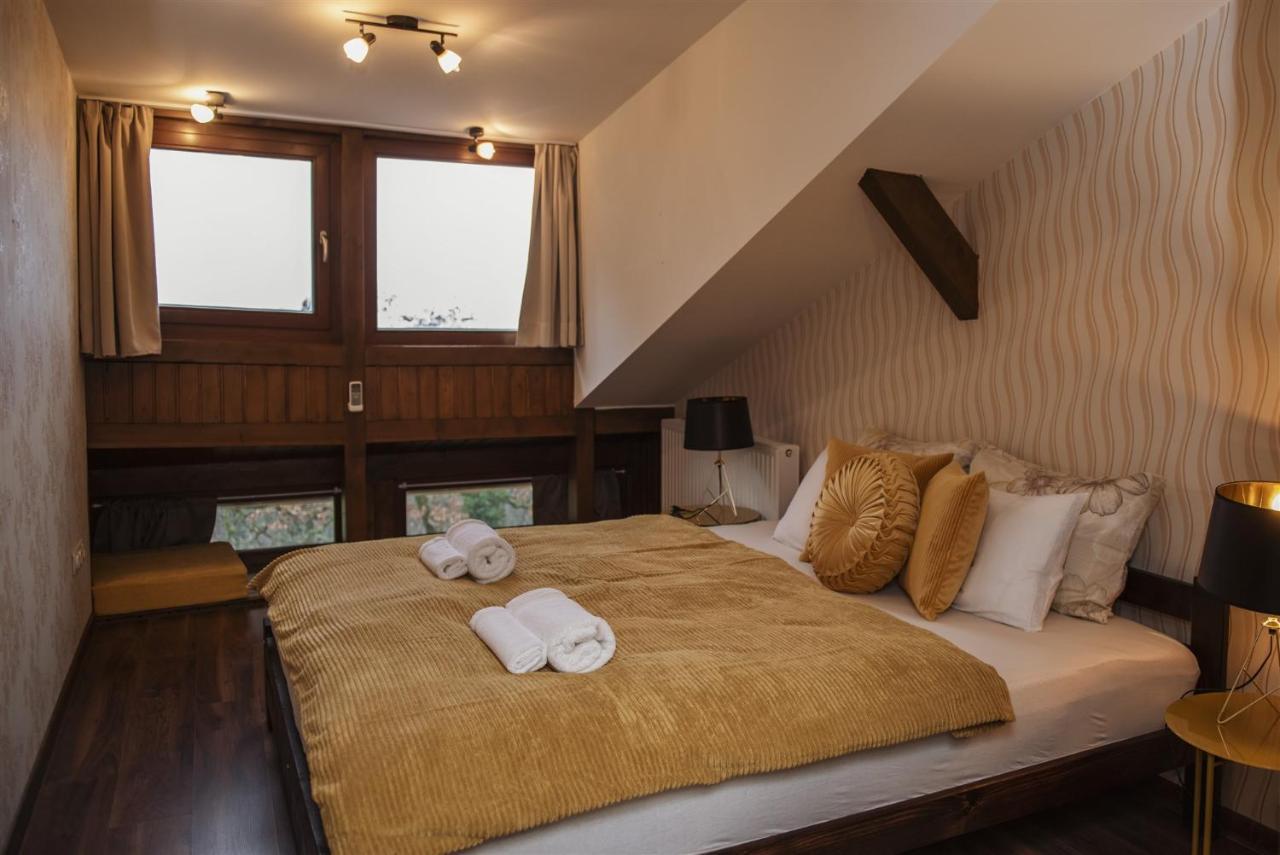 Vila Hilltop Wellness Villa-big Garden, Sauna, Hot Tube
