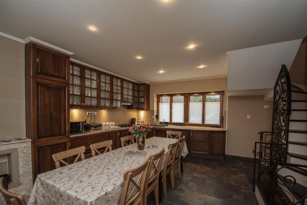 Hilltop Wellness Villa-big Garden, Sauna, Hot Tube וילה
