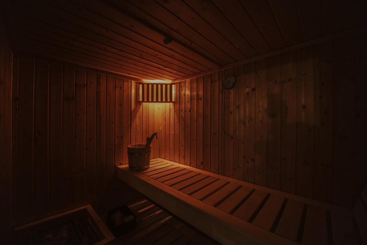 Hilltop Wellness Villa-big Garden, Sauna, Hot Tube Vila Pětikostelí