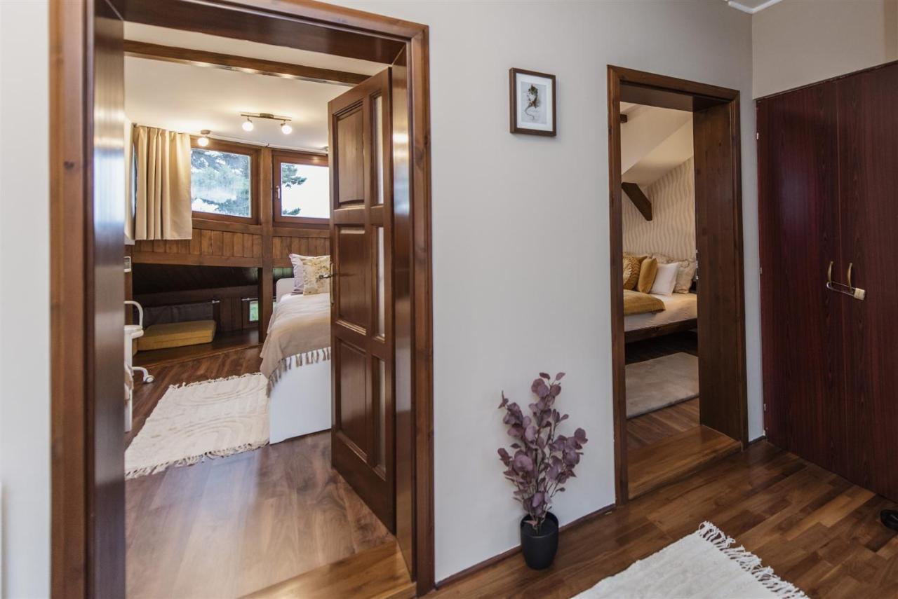 Hilltop Wellness Villa-big Garden, Sauna, Hot Tube וילה פץ'