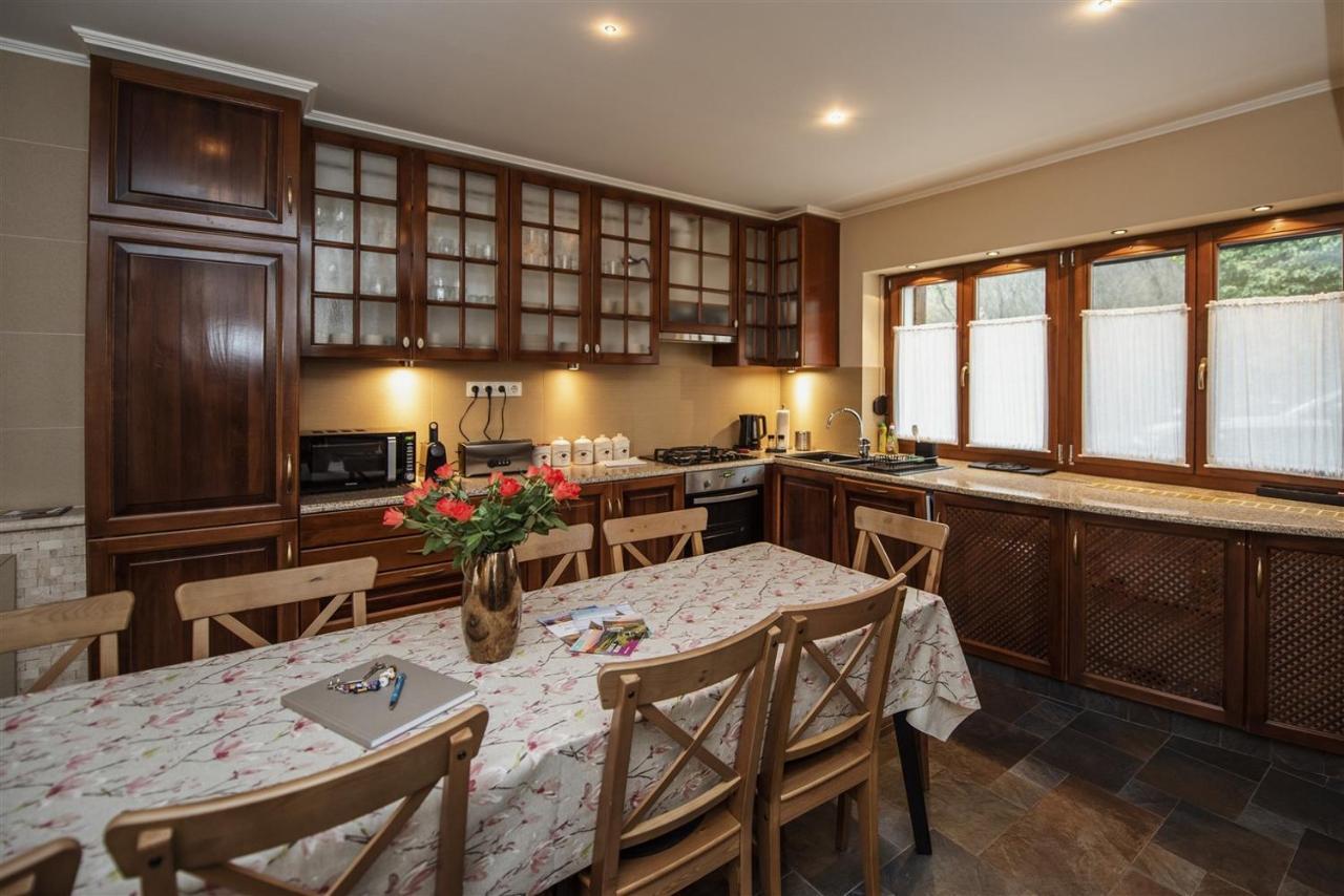 Hilltop Wellness Villa-big Garden, Sauna, Hot Tube וילה